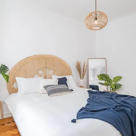 Casa Boma - Sophisticated With Large Private Terrace - Campolide I Apartamento