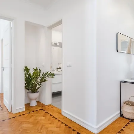 Casa Boma - Sophisticated With Large Private Terrace - Campolide I Lisbon